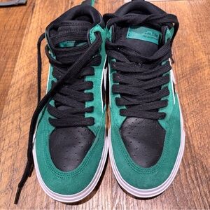 LEO BAKER NIKE SKATEBOARDING Green and Black High-Top Sneakers-Size 8.5